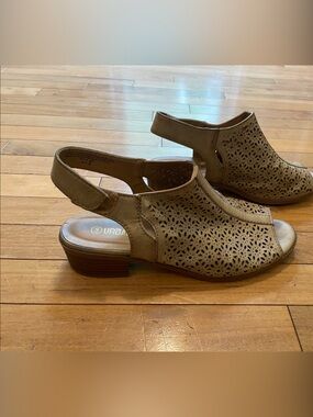 Urban Kids sandal slingback in Brown with Laser-Cut Detail size 5